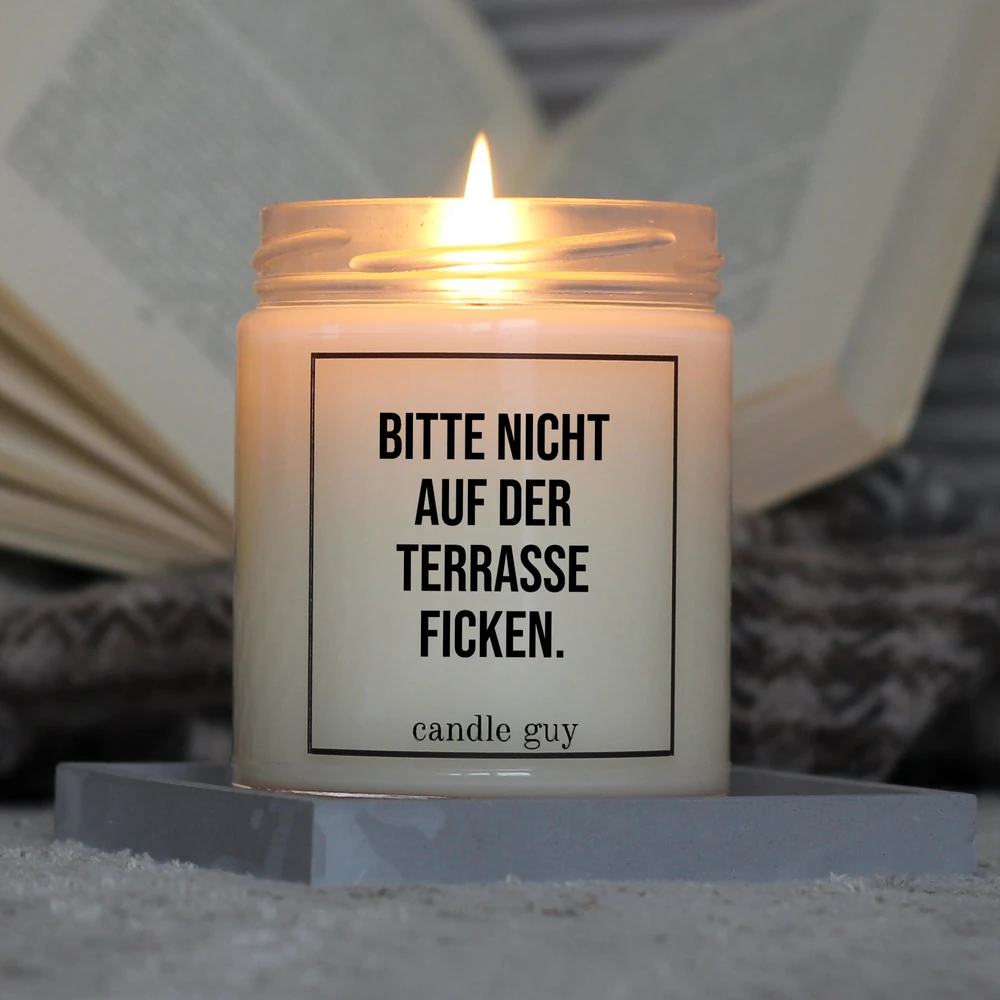 Alternative view of Kerze mit Spruch | Bitte nicht auf der Terrasse ficken. | Farbe Weiß