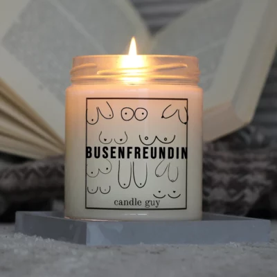 Brennende Spruch Kerze Busenfreundin