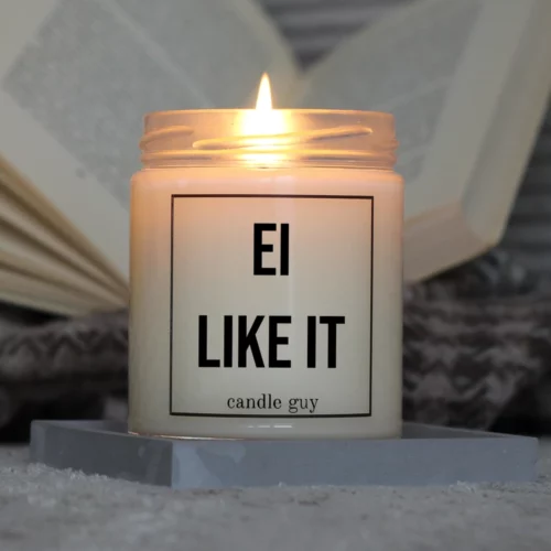 candle guy Duftkerze mit dem Spruch "Ei like it" in Aktion – brennt über 70 Stunden