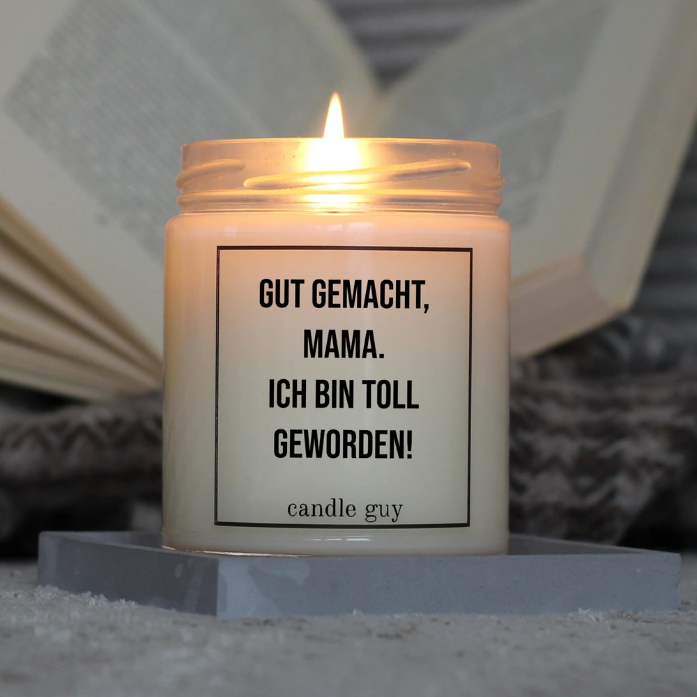candle-guy-kerze-mit-spruch-gut-gemacht-mama-brennend