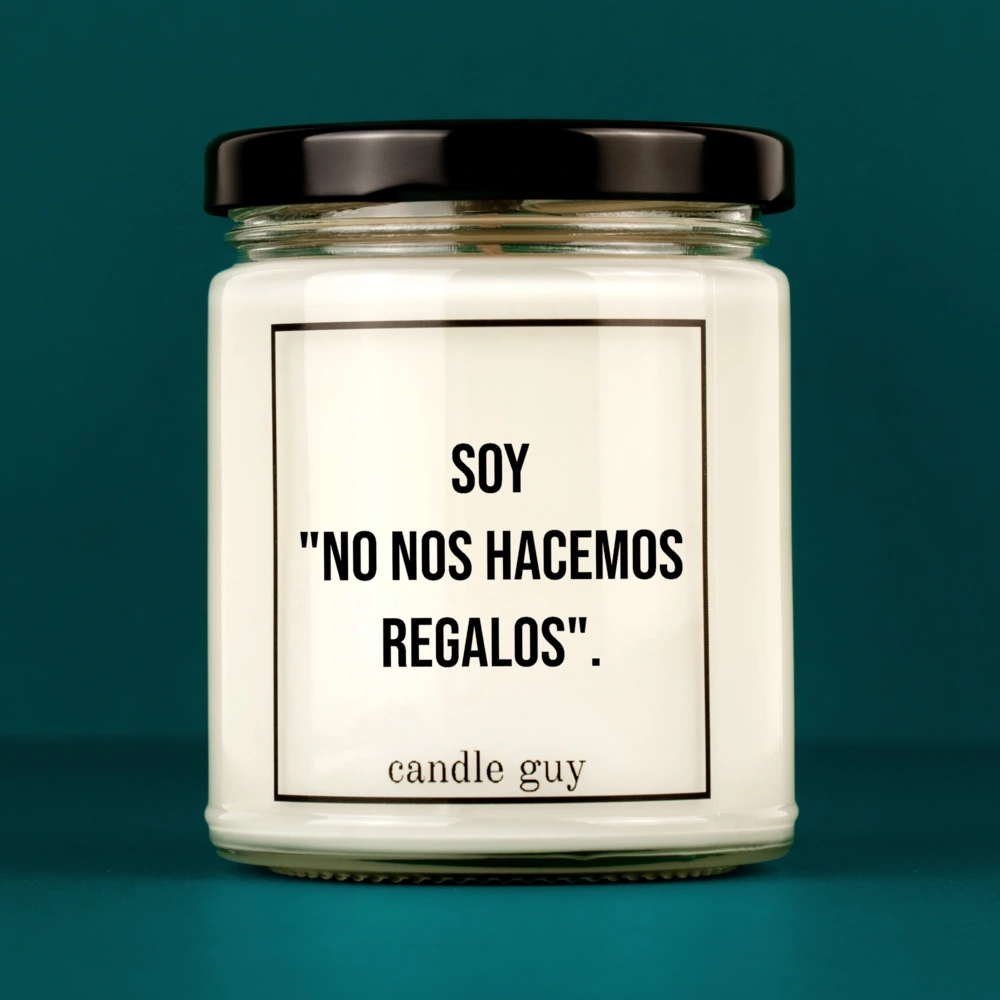 Cover picture saying candle "Soy No nos hacemos regalos"."